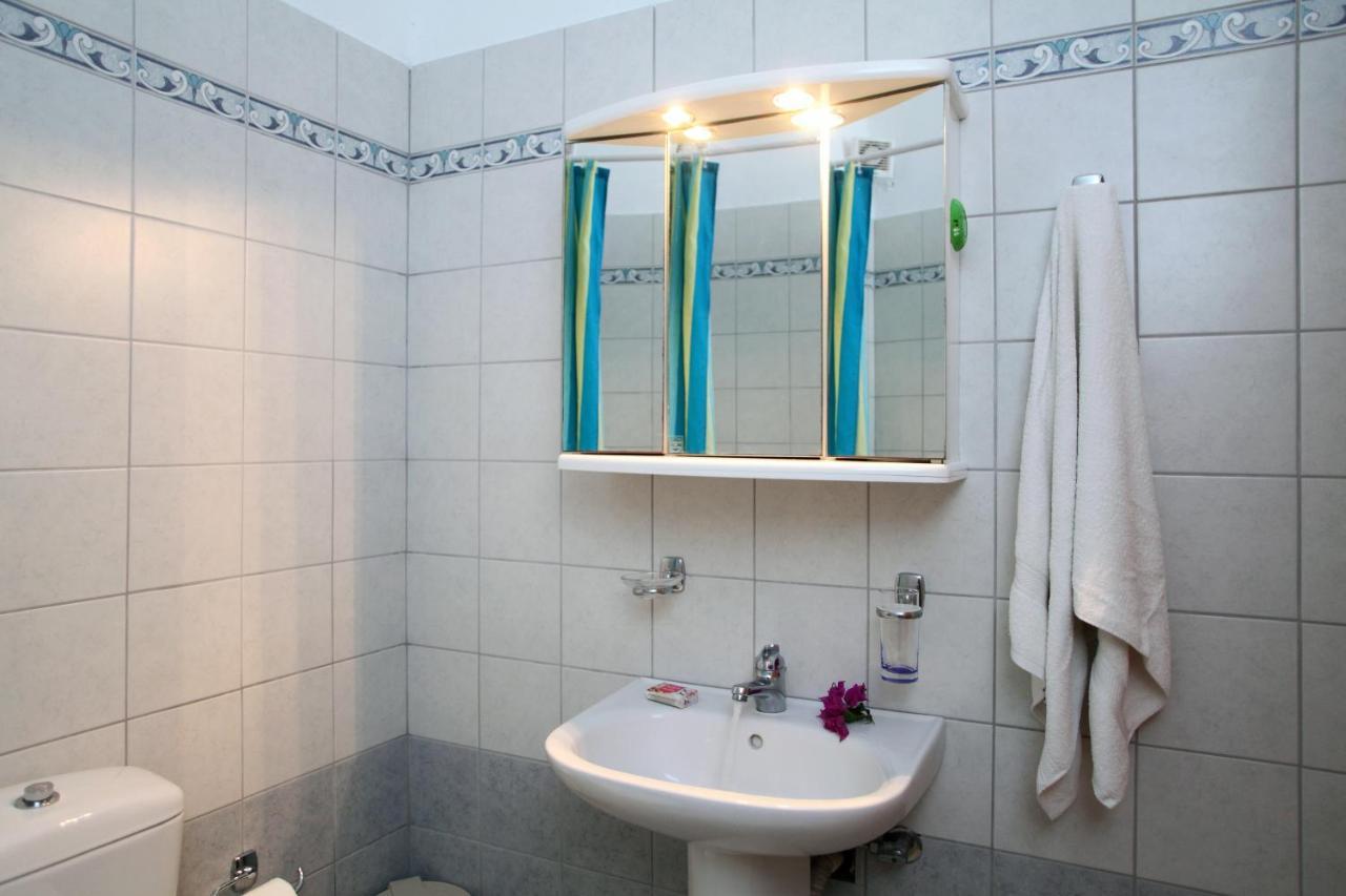 The Filoxenia Apartments,